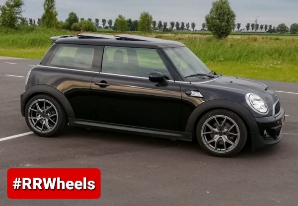 Mini Cooper met nieuwe 17 inch 4x100 7.5J ET35 JF Luxury HRE in Hyper black RR Wheels Mini Countryman S 17 inch 18 inch 19 inch 20 inch 5x112 Voolium V6 velgen 7.5J 8J 8.5J 9J 9.5J Mini Cooper S velgen Mini galerij rr wheels