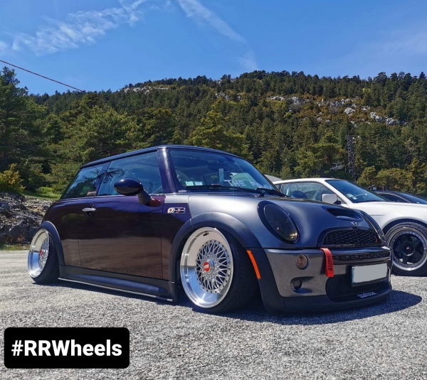 Mini Cooper met 17 inch MS Motorsport velgen in 8J en 9J ET30/25