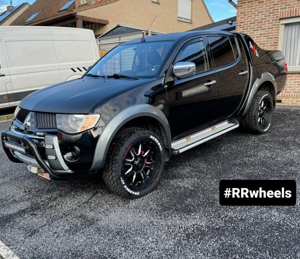 Mitsubishi L200 voorzien van Metal Muscle velgen in 20 inch 6x139,7 9J ET12 inclusief 275 45 20 General Grabber banden.