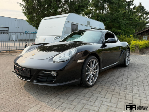Porsche Cayman 987.2 2.9 voorzien van Concaver CVR4 Brushed Titanium 19 inch 8J / 9.5J ET 40