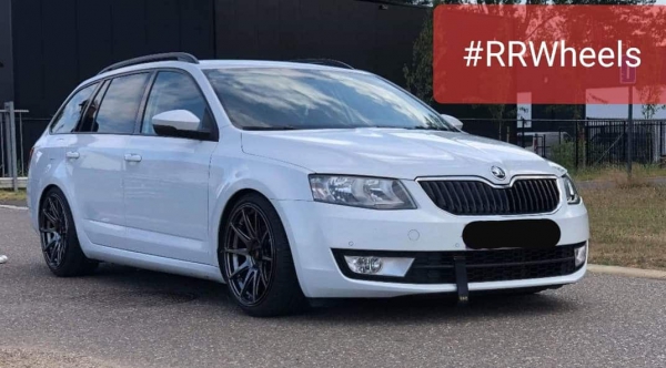 Skoda Octavia mogen voorzien van Japan Racing JR11 velgen in 18 inch 5x112 8.5J ET40!