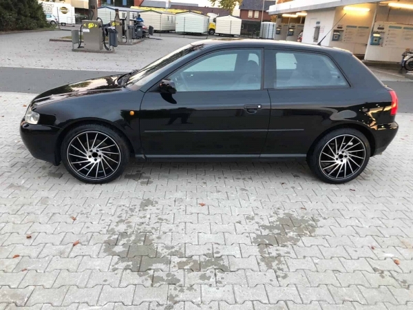 Audi A3 met nieuwe 18 inch Arceo velgen in 5x100 8J ET38 rondom.