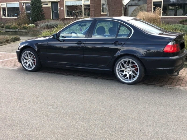 BMW E46 mogen voorzien van een nieuwe 18 inch breedset Stuttgart ST12 8.5J / 9.5J ET35/38.