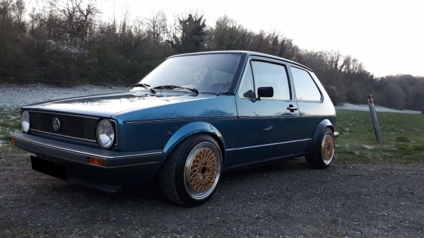 Volkswagen Golf 1 / MK1 met nieuwe 15 inch velgen in 4x100 7.5J ET25