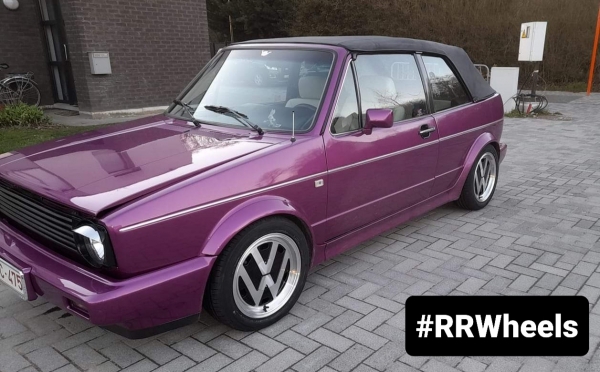 Volkswagen Golf 1 voorzien van 15 inch JF Luxury VW logos in 4x100 6.5J ET30