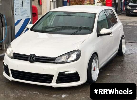 VW Golf 6 voorzien van 17 inch 5x112 JNC004 White machined velgen in 8.5J ET15 en 10J ET25! Unieke fitment en zeer mooi resultaat!