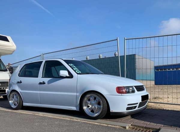 Volkswagen Polo voorzien van teddy velgen 8J ET20