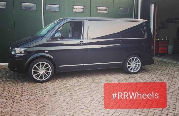 Volkswagen Transporter T6 voorzien van 19 inch 5x120 8.5j et40 velgen van Forzza wheels.